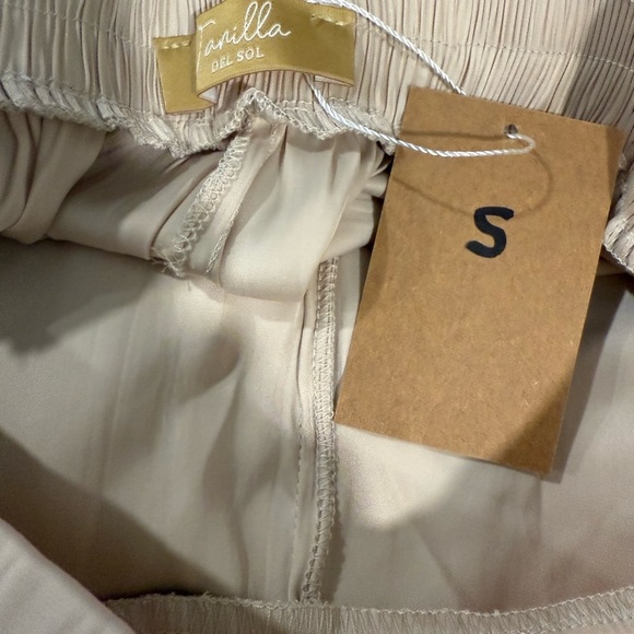 VANILLA DEL SOL Cream Wide Leg Palazzo  Pants with Elegant Flowy Design - Picture 10 of 12